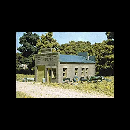 200 Series Building Kits -- Schultz's Garage 3 x 4-3/4"7.7 x 12.2cm