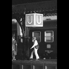 U-Bahn Illuminated Sign w/Hanging Mount