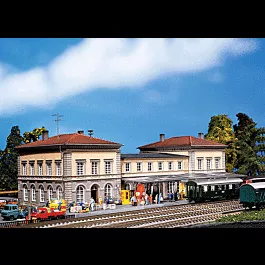 Waldbrunn Station, Era I Assembled -- 9-7-/16 x 5 x 5-5/16"24 x 12.5 x 13.5cm