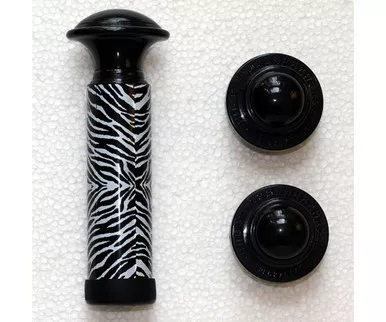 ZEE'S CREATIONS - Vacuum Pump W/2 Bottle Stoppers Animal Pattern Zebra (PS104)